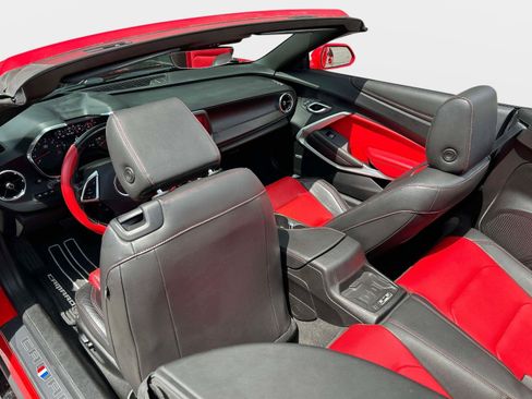 Used 2022 Chevrolet Camaro SS RWD image 15