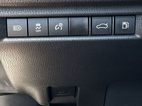 Used 2025 Toyota Camry SE FWD image 20
