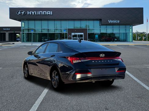 New 2026 Hyundai Elantra SEL Sport FWD image 24