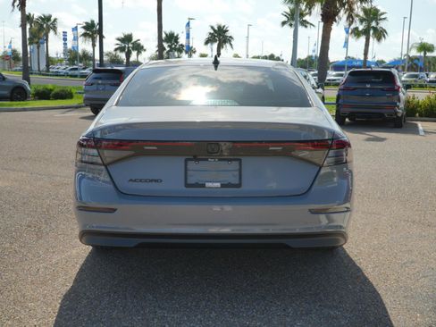 Used 2025 Honda Accord SE image 6