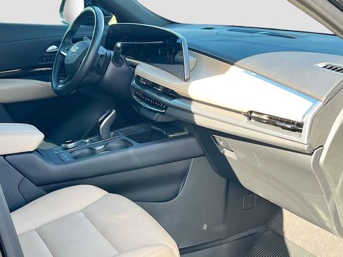 Used 2024 Cadillac XT4 Premium Luxury w/ Cold Weather Package FWD image 29