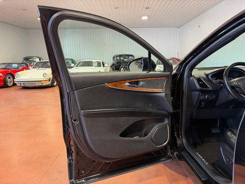 Used 2018 Lincoln MKX Reserve w/ Lincoln MKX Climate Package image 16