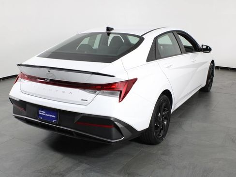 Certified 2026 Hyundai Elantra SEL FWD image 4