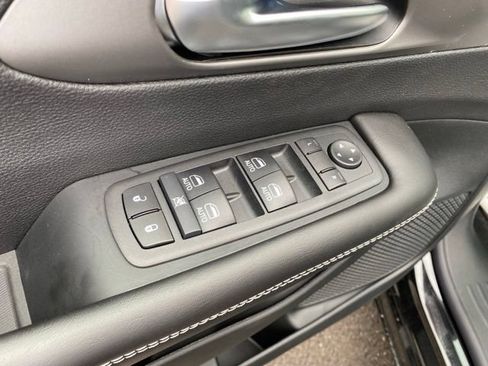 New 2027 Chrysler Pacifica Select w/ Family Tech Group AWD/4WD image 16