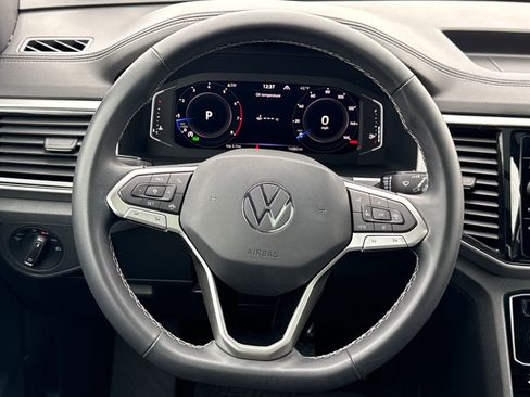 Used 2022 Volkswagen Atlas Cross Sport SE w/ Panoramic Sunroof Package image 18