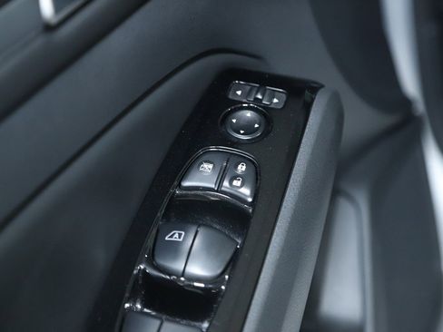 Used 2024 Nissan Altima 2.5 SR w/ SR Premium Package image 18