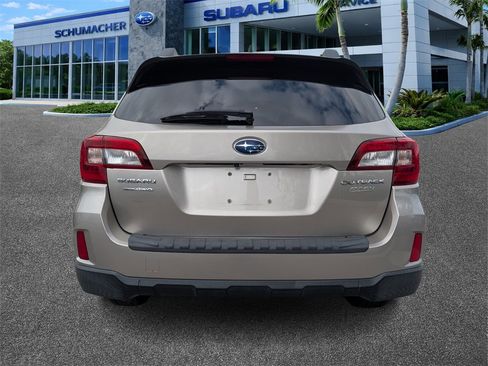 Used 2017 Subaru Outback 2.5i Premium image 6