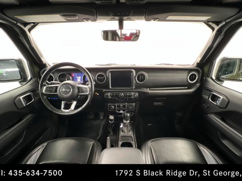 Used 2022 Jeep Wrangler Unlimited Sahara w/ Cold Weather Group image 9