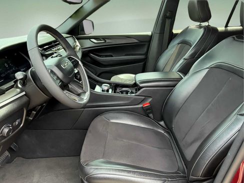 Used 2023 Jeep Grand Cherokee Altitude AWD/4WD image 14