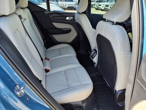 Certified 2023 Volvo XC40 B4 Plus w/ Driver Assist Package image 15