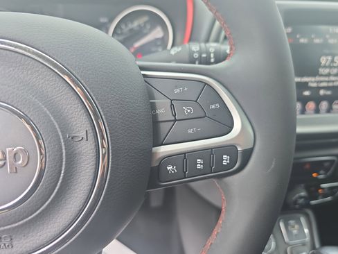 Used 2021 Jeep Compass Trailhawk image 18