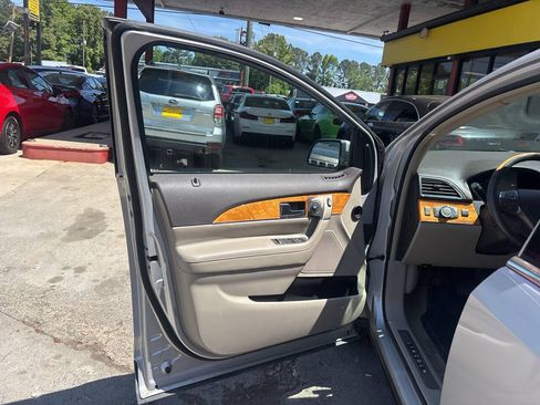 Used 2013 Lincoln MKX AWD image 7