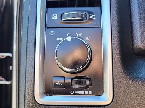 Used 2021 RAM 1500 Classic Warlock w/ Luxury Group image 9