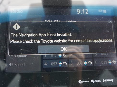 Used 2021 Toyota Avalon XLE FWD image 12