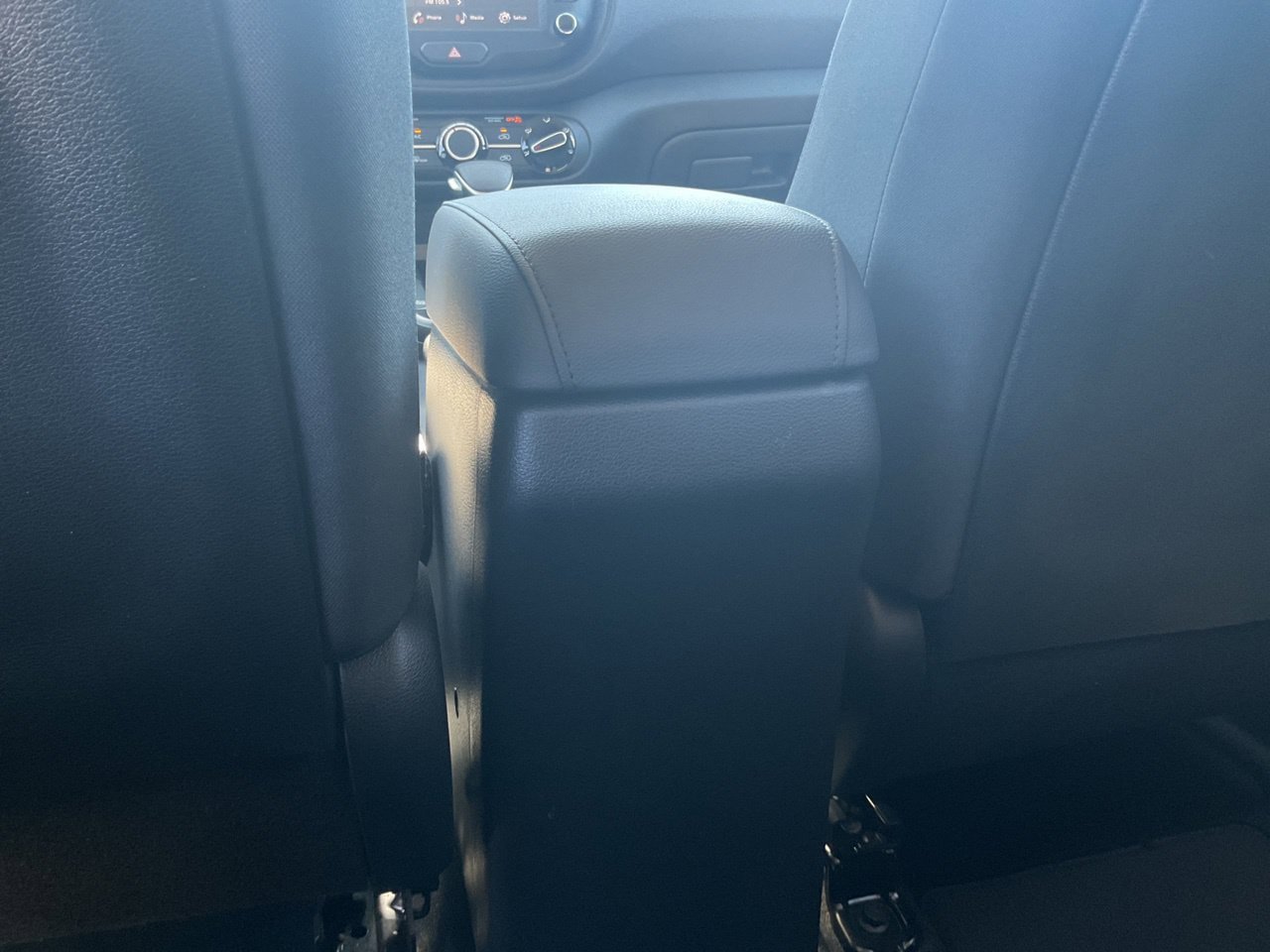 Used 2025 Kia Soul LX w/ LX Technology Package FWD image 9