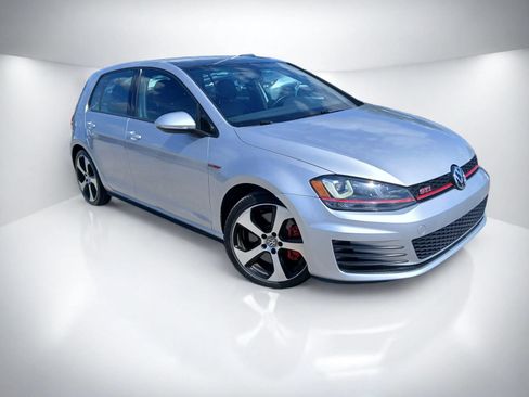 Used 2017 Volkswagen GTI SE FWD image 2