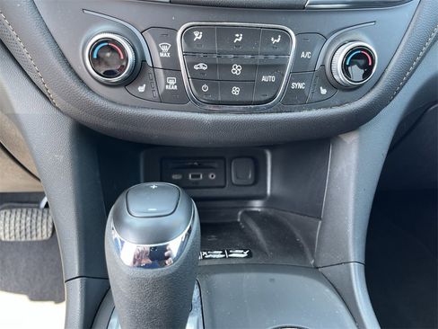 Certified 2021 Chevrolet Equinox Premier image 17