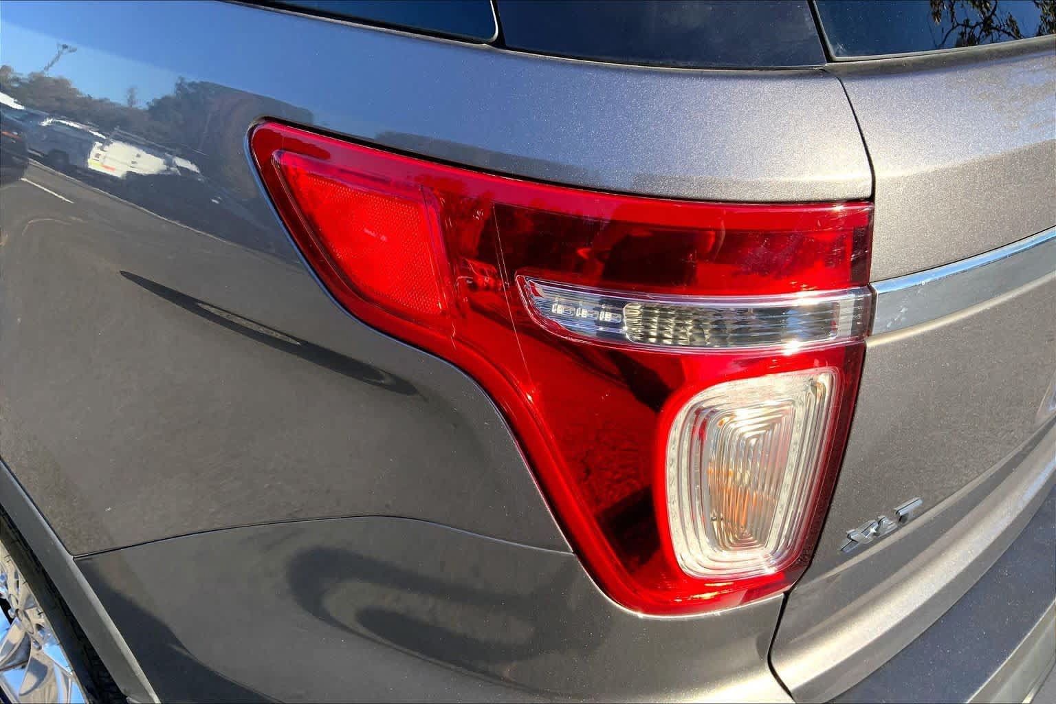 Used 2013 Ford Explorer XLT FWD image 26