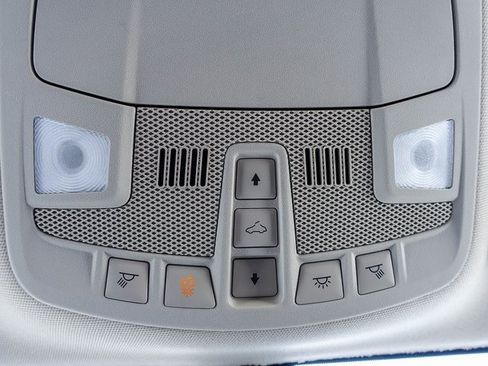 Used 2020 Ford Fusion SE image 7