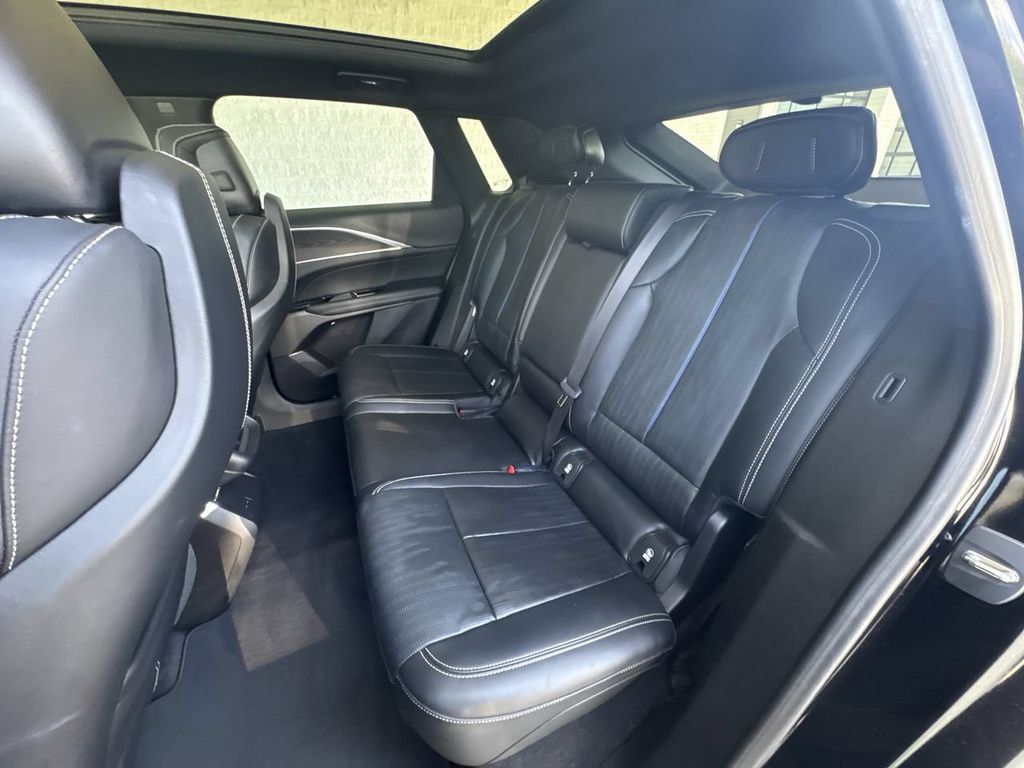 Certified 2024 Cadillac Lyriq Luxury AWD/4WD image 26