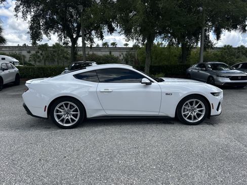 Used 2024 Ford Mustang GT Premium RWD image 7