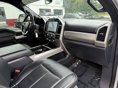 Used 2022 Ford F350 Lariat w/ Black Appearance Package AWD/4WD image 21