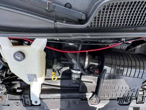 Used 2016 Chevrolet Express 2500 RWD image 21