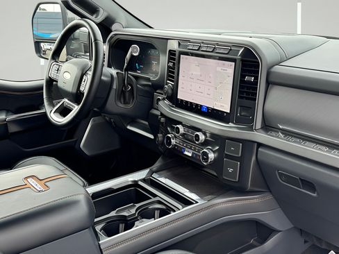 Used 2024 Ford F450 Platinum AWD/4WD image 16