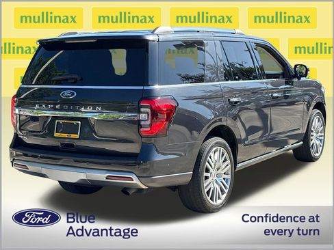 Used 2023 Ford Expedition Limited image 4