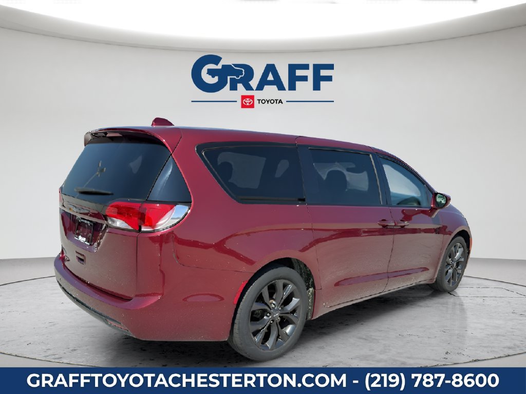 Used 2019 Chrysler Pacifica Touring Plus w/ S Appearance Package FWD image 6