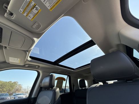 Used 2025 Ford Expedition Active image 24