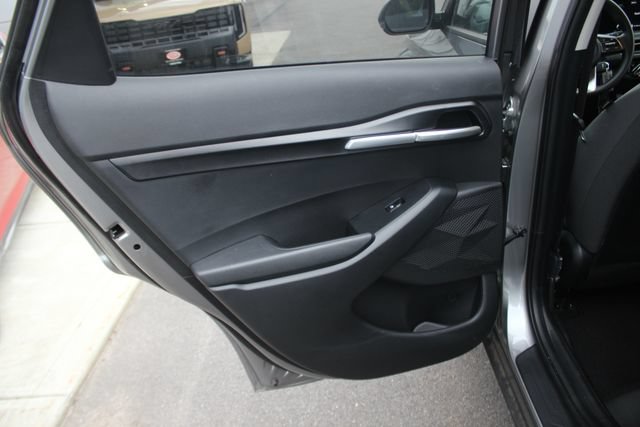 Used 2025 Kia Seltos LX AWD/4WD image 23