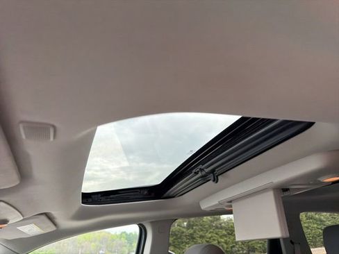 Used 2017 Chevrolet Traverse LT w/ Traveler's Package AWD/4WD image 22