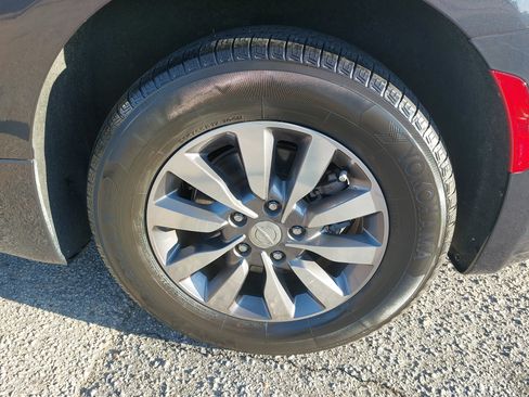 Used 2019 Chrysler Pacifica Touring-L Plus w/ Advanced Safetytec Group image 36