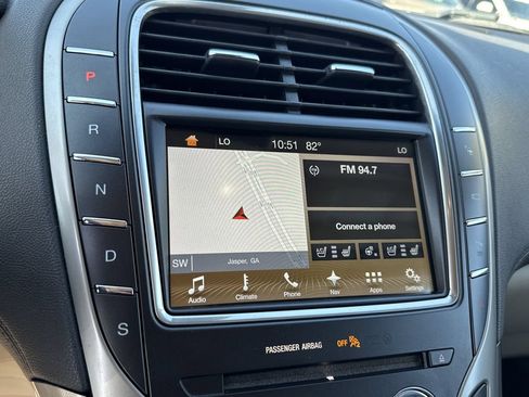 Used 2017 Lincoln MKX Reserve AWD/4WD image 27