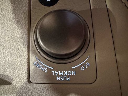 Used 2016 Lexus ES 350 w/ Luxury Package w/Wood Trim FWD image 24