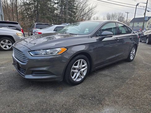 Used 2016 Ford Fusion SE image 10