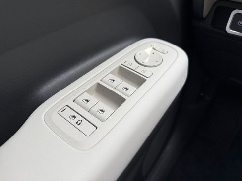 New 2026 Hyundai Santa Fe SE image 8