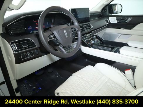 Used 2024 Lincoln Navigator Black Label AWD/4WD image 18