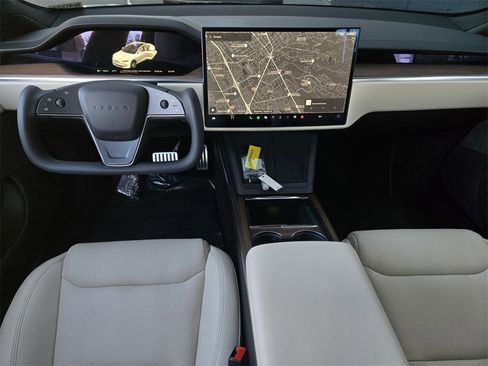 Used 2022 Tesla Model S image 15