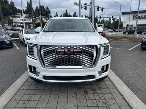 Used 2023 GMC Yukon Denali AWD/4WD image 2