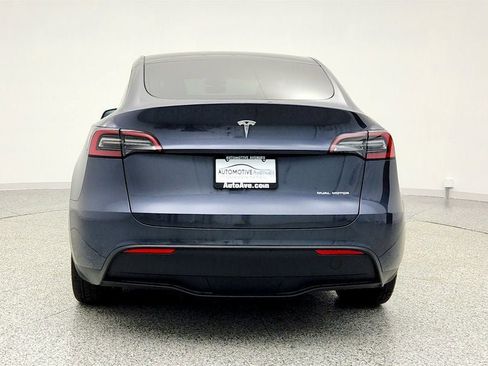 Used 2023 Tesla Model Y AWD image 6