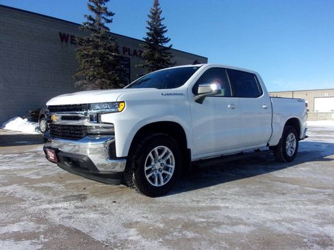 Used 2020 Chevrolet Silverado 1500 LT w/ All-Star Edition image 2