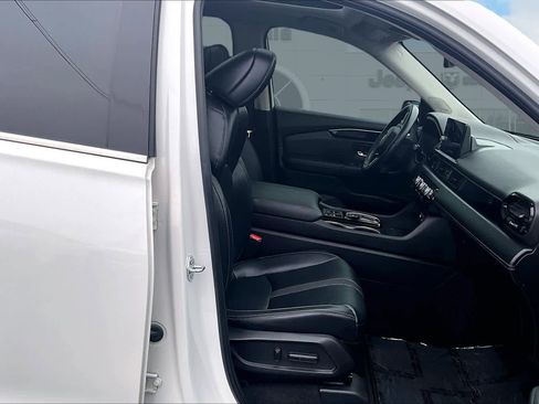 Used 2023 Honda Pilot Touring image 14