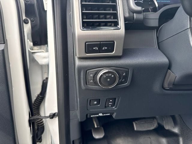 Used 2022 Ford F350 Platinum AWD/4WD image 21