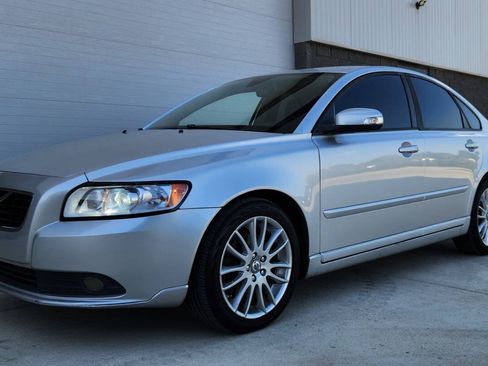 Used 2010 Volvo S40 2.4i FWD image 1