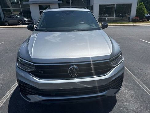 Used 2023 Volkswagen Tiguan SE R-Line FWD image 5