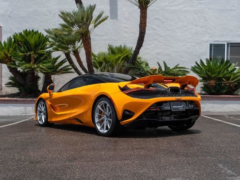 Used 2025 McLaren 750S RWD image 26