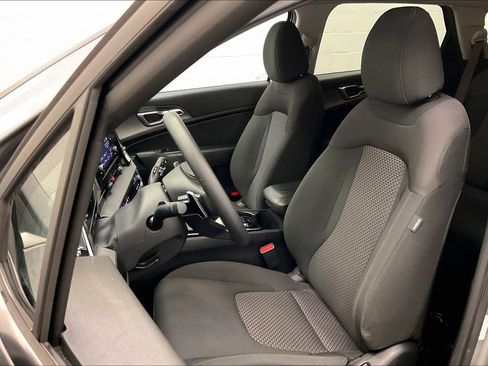 Used 2023 Kia Sportage LX image 16