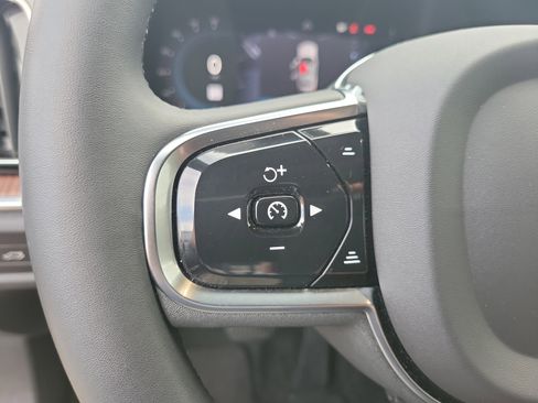 Used 2023 Volvo V60 B5 Cross Country Plus image 5